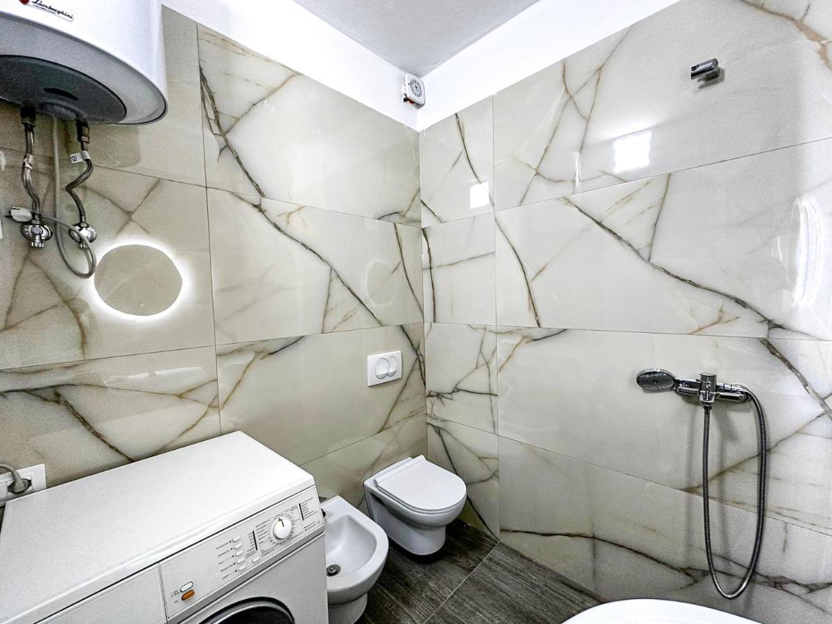 New Bazaar 1Bd Modern Apartment Tirana Exterior photo