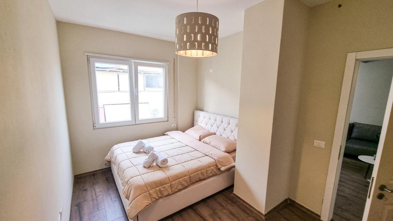 New Bazaar 1Bd Modern Apartment Tirana Exterior photo